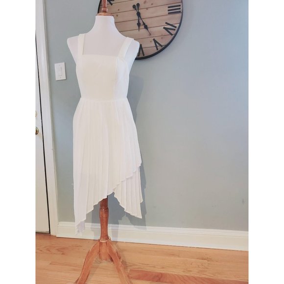 Nwt Elpis white dress - Picture 1 of 3
